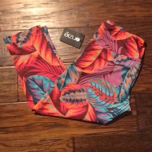 NWT Onzie Pink Floral Mid Rise Leggings, size M/L